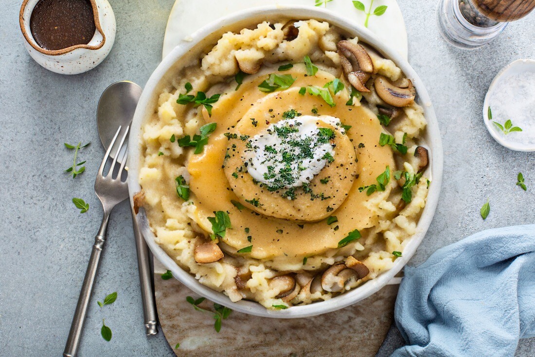 https://munchyesta.com/wp-content/uploads/2019/10/vegan-dairy-free-creamy-mashed-potatoes-recipe-3.jpg