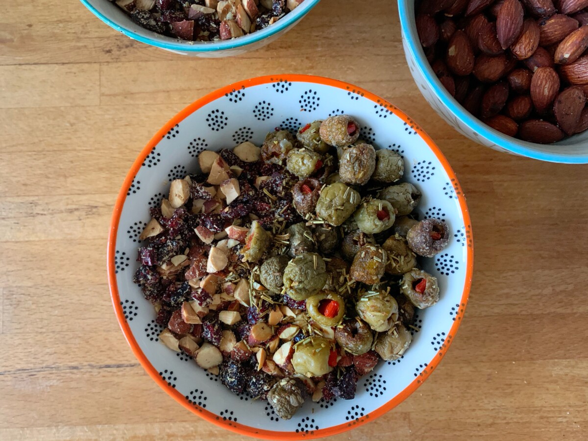 Oven Roasted Olives (delicious vegan snacks) Munchyesta