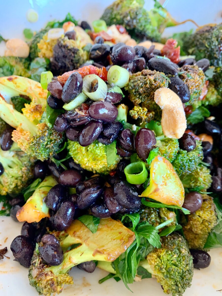 Delicious easy Broccoli Black Bean Salad (vegan) Munchyesta