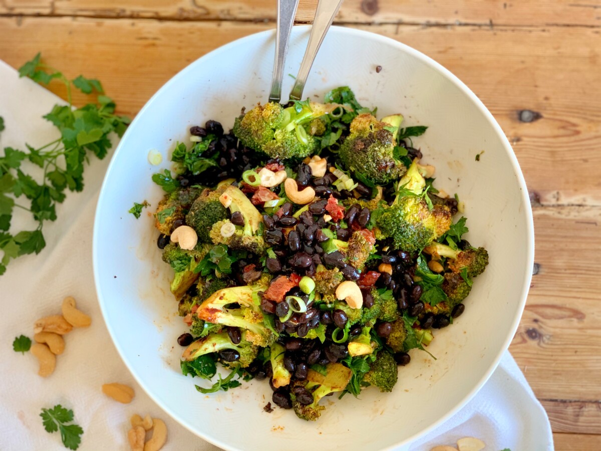 Delicious easy Broccoli Black Bean Salad (vegan) Munchyesta
