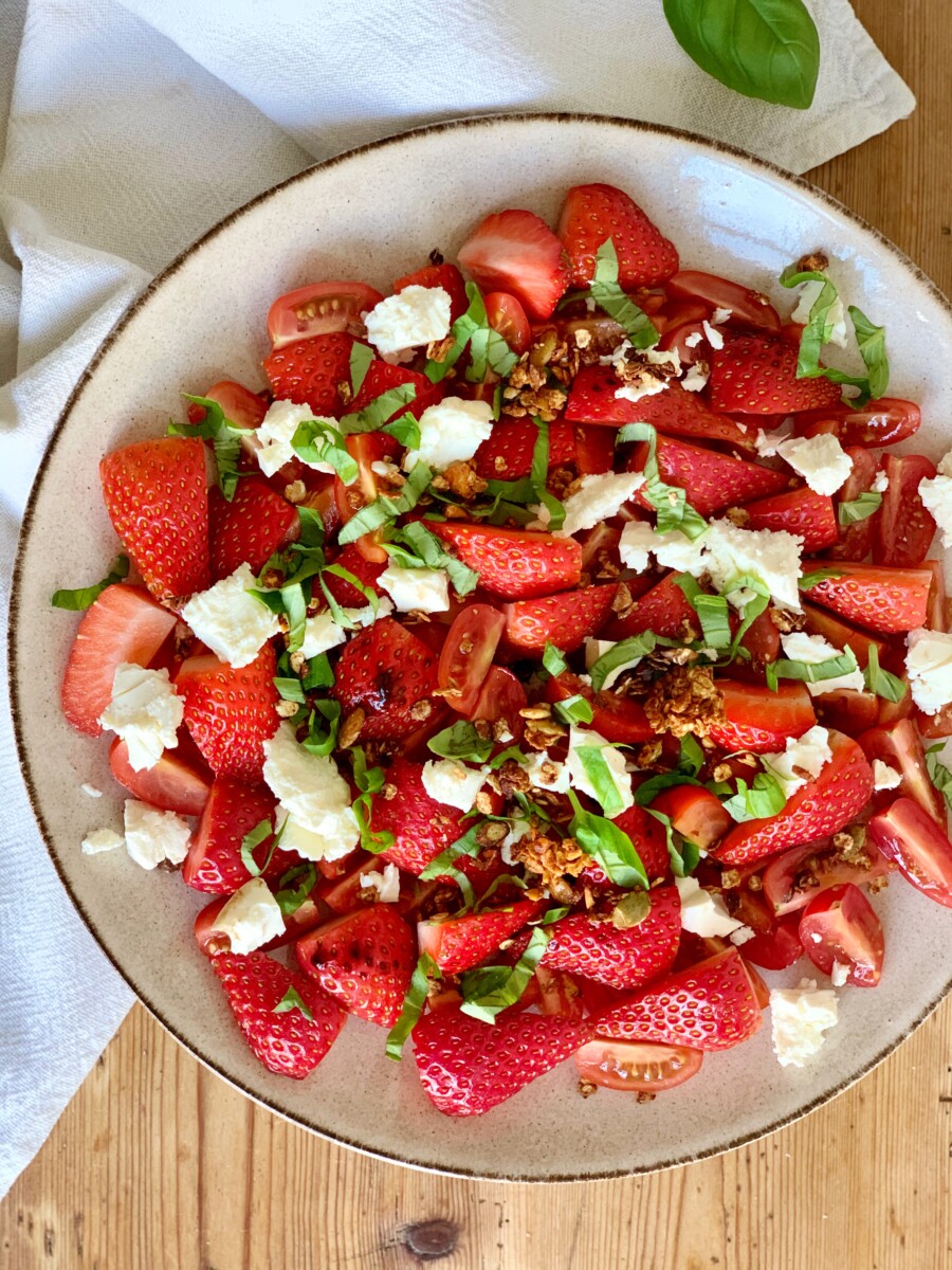 Delicious Easy Tomato Strawberry Fruit Salsa salad recipe Munchyesta