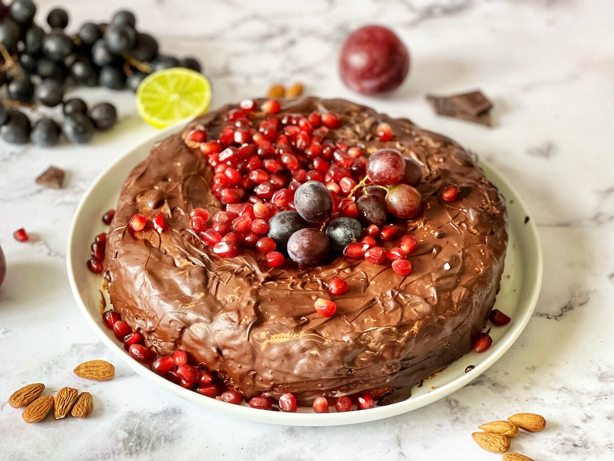 Vegan Glutenfree onebowl Almond Cake recipe Munchyesta