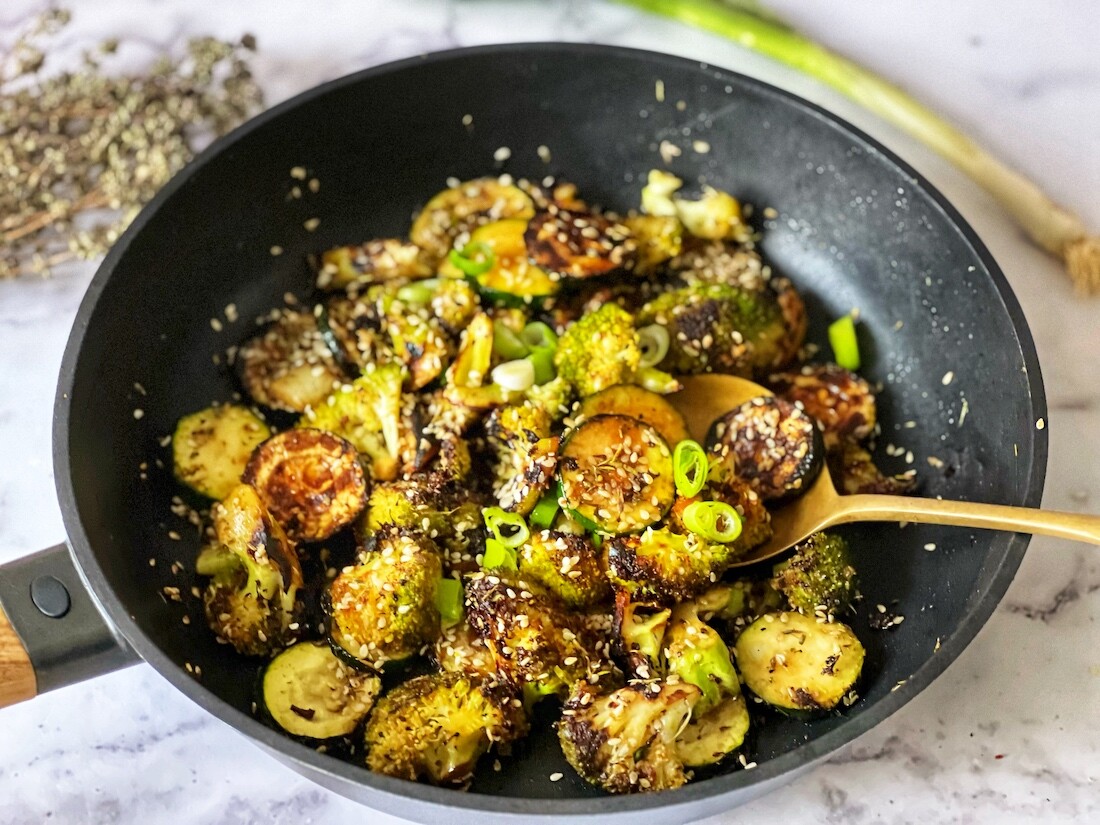 https://munchyesta.com/wp-content/uploads/2023/04/Miso-Sesame-glazed-Broccoli-Zucchini-side-with-garlic-15.jpg