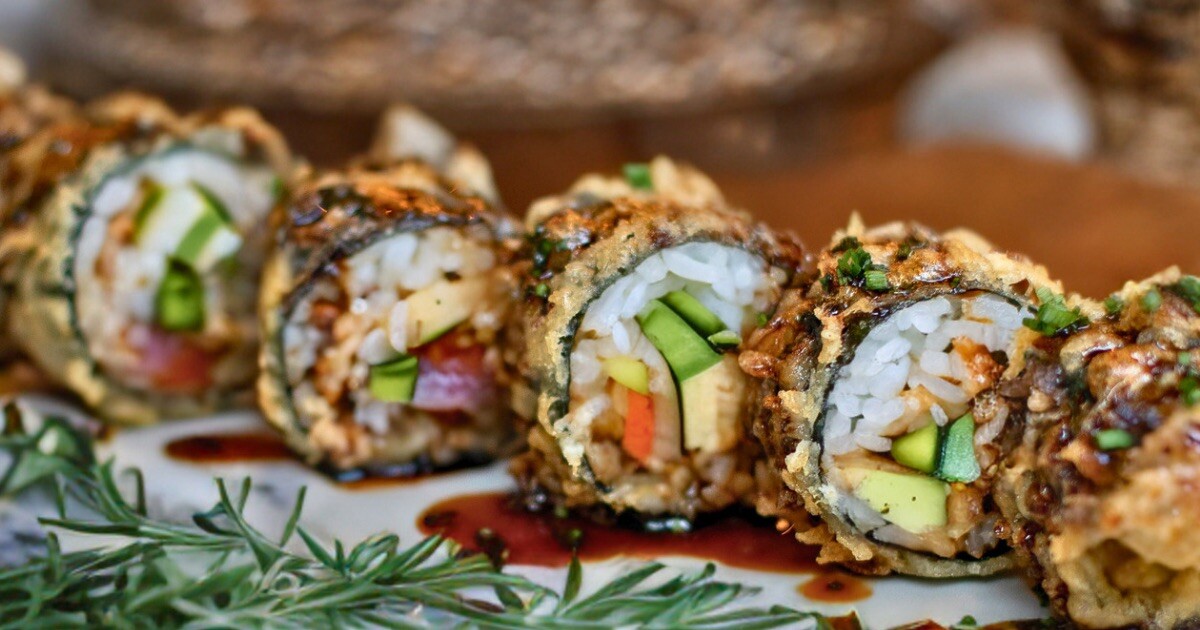 Crunchy Roll Sushi Recipe vegan California rolls Munchyesta