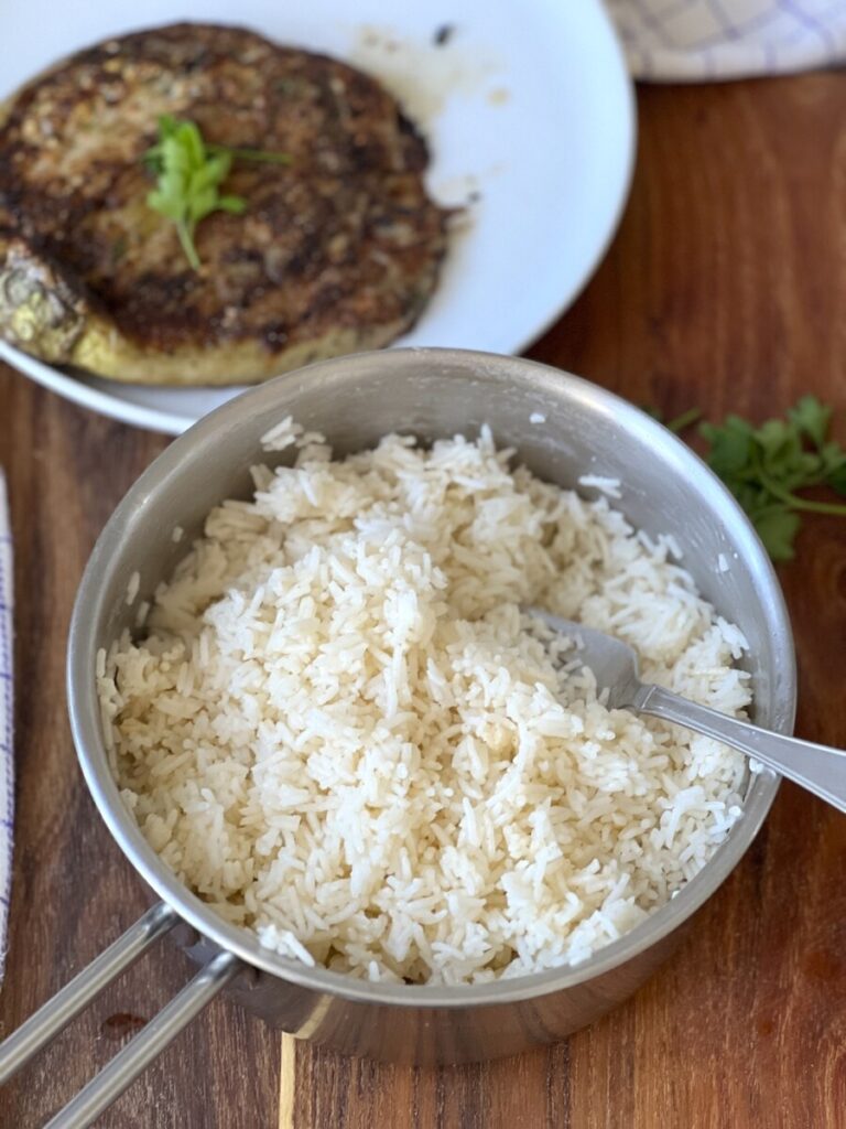 How to cook Steamed Basmati rice recipe + rice cooker - Munchyesta
